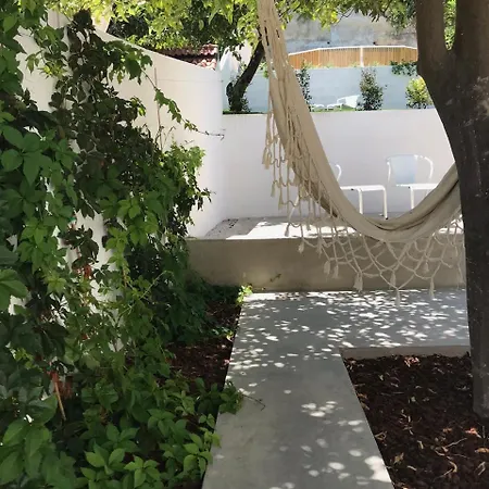 里斯本格拉萨舒适公寓 * Lisboa